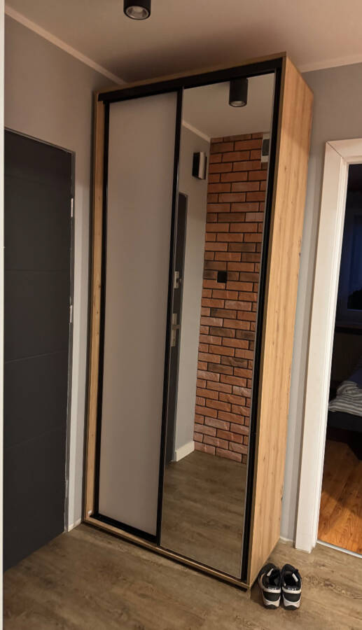 Fotografie zákazníka – vysoká skříň DAVOS v domácnosti