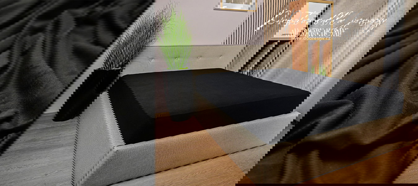 Plachta JERSEY s gumou 120x200 cm ČIERNA