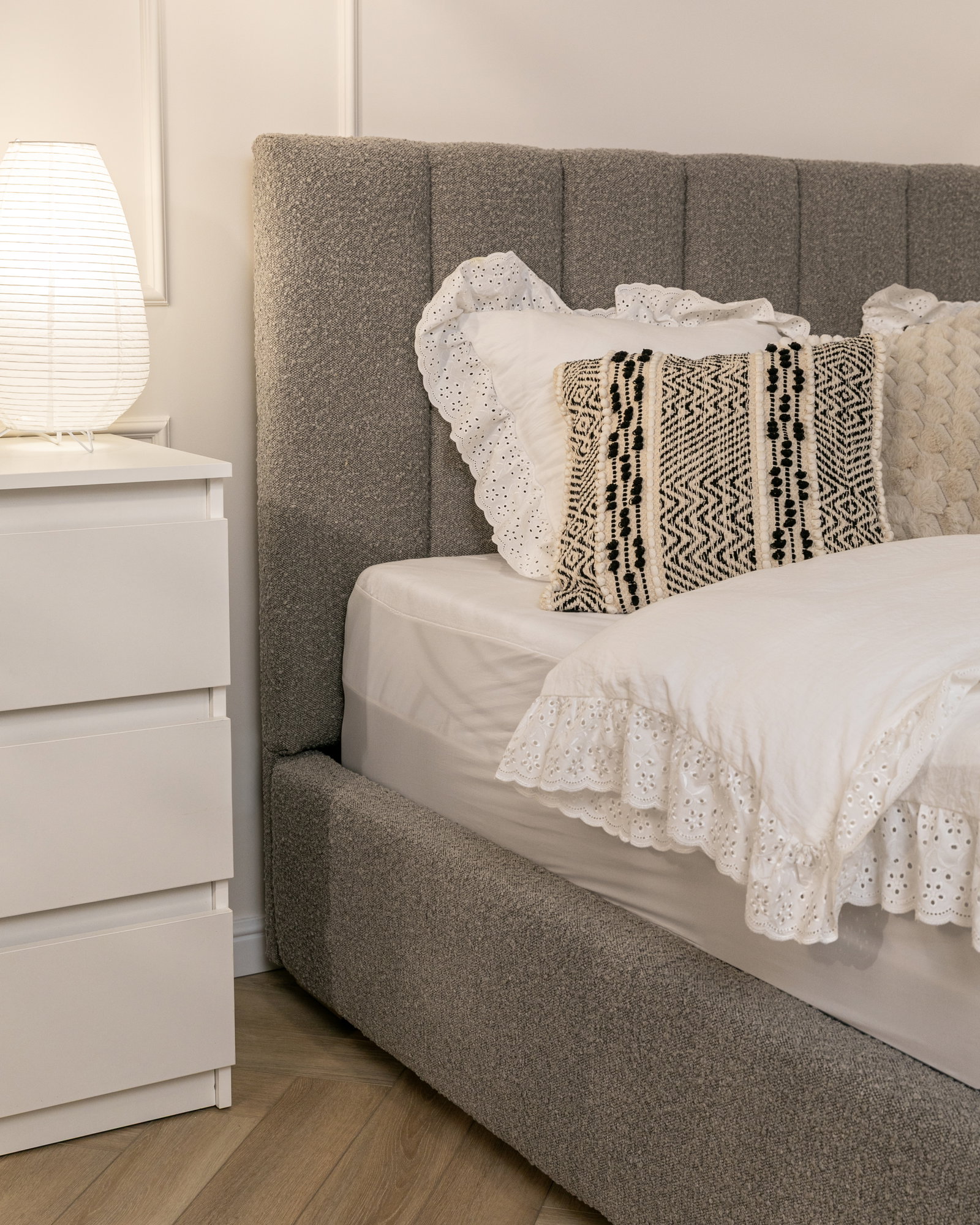 Čalúnená posteľ AUSTIN 120x200 cm Šedá Boucle s úložným priestorom kovový rošt