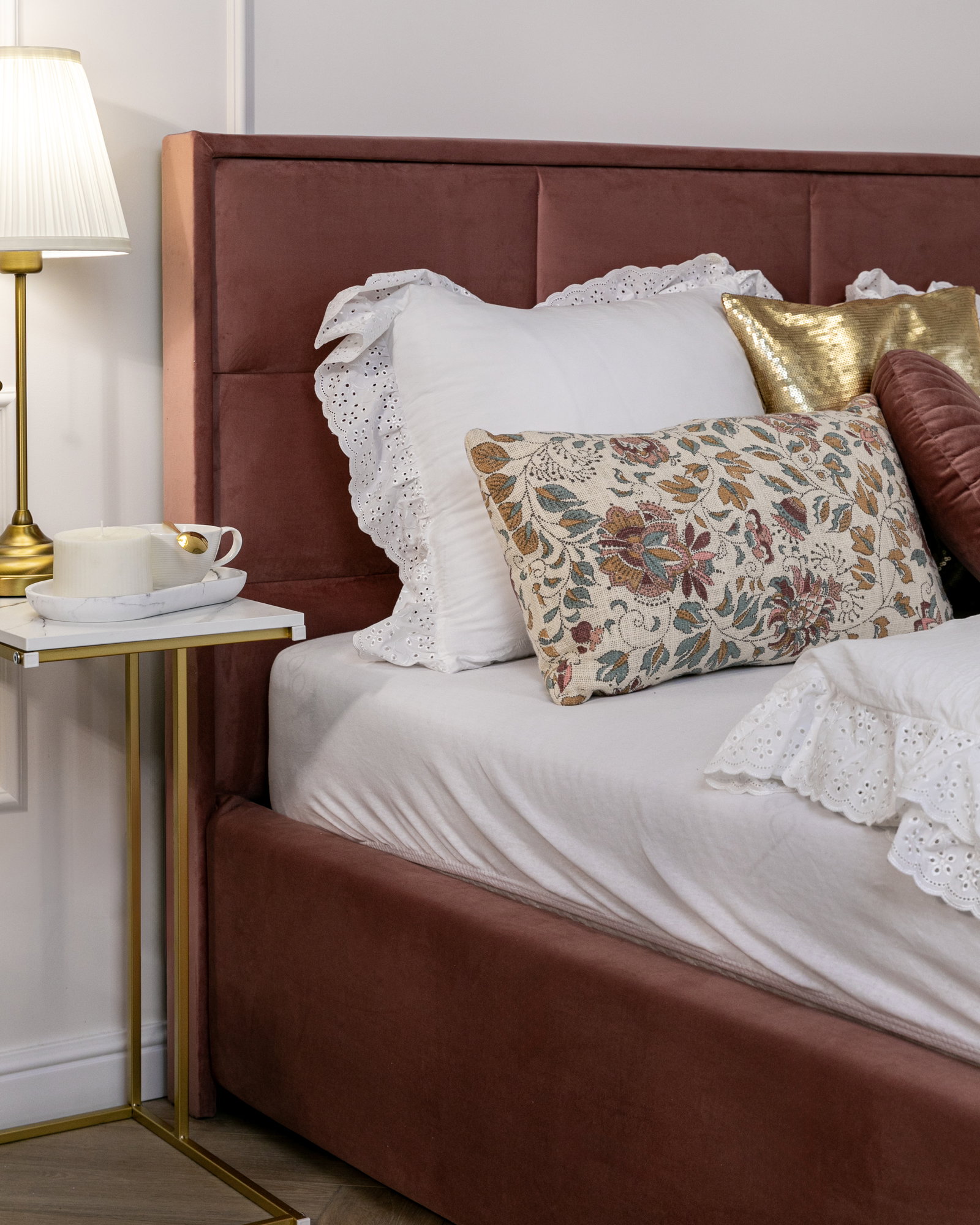 Čalúnená posteľ APOLLO 160x200 Lososová Paris s úložným priestorom kovový rošt