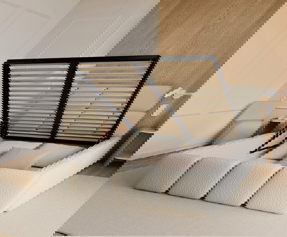 Čalúnená posteľ DELICATO 140x200 cm Béžová Boucle s úložným priestorom kovový rošt