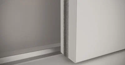 Protiprachový kartáč pro 3D šatní skříně - Černá